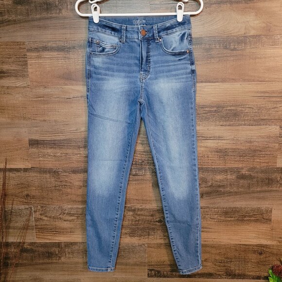 Maurices Jeans 4 S Everflex High Rise Skinny Tummy Control Medium Light - Picture 1 of 8